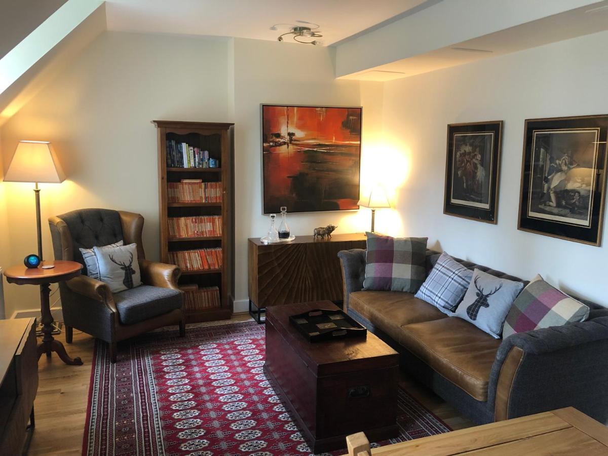Loch Ness Moat House Apartments Форт Аугустус Екстериор снимка