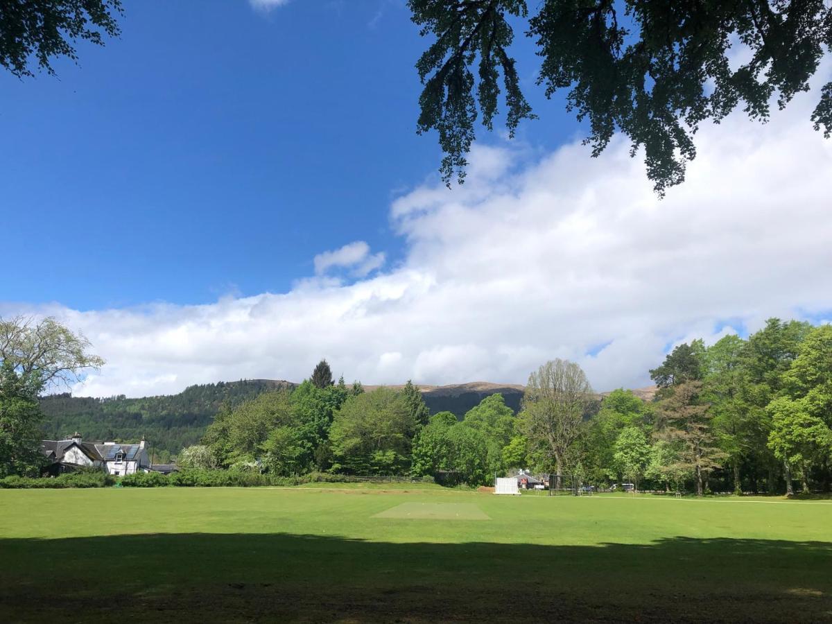 Loch Ness Moat House Apartments Форт Аугустус Екстериор снимка