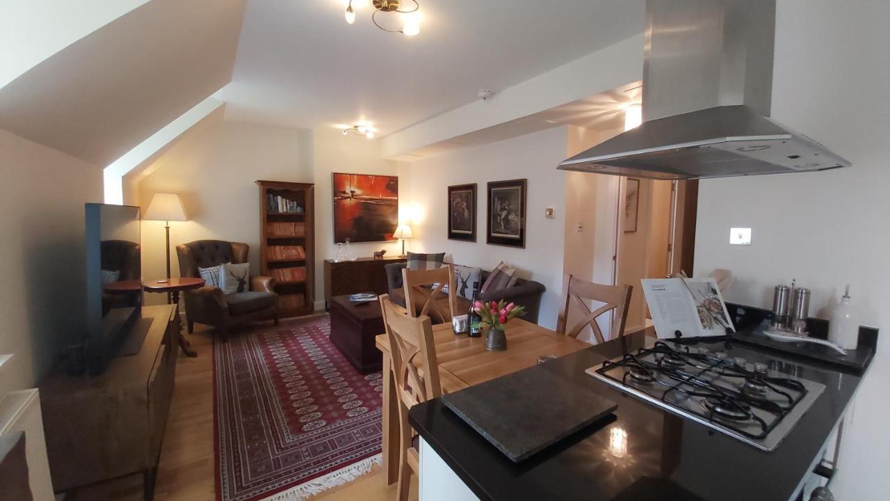 Loch Ness Moat House Apartments Форт Аугустус Екстериор снимка