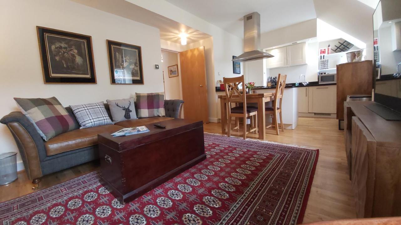 Loch Ness Moat House Apartments Форт Аугустус Екстериор снимка